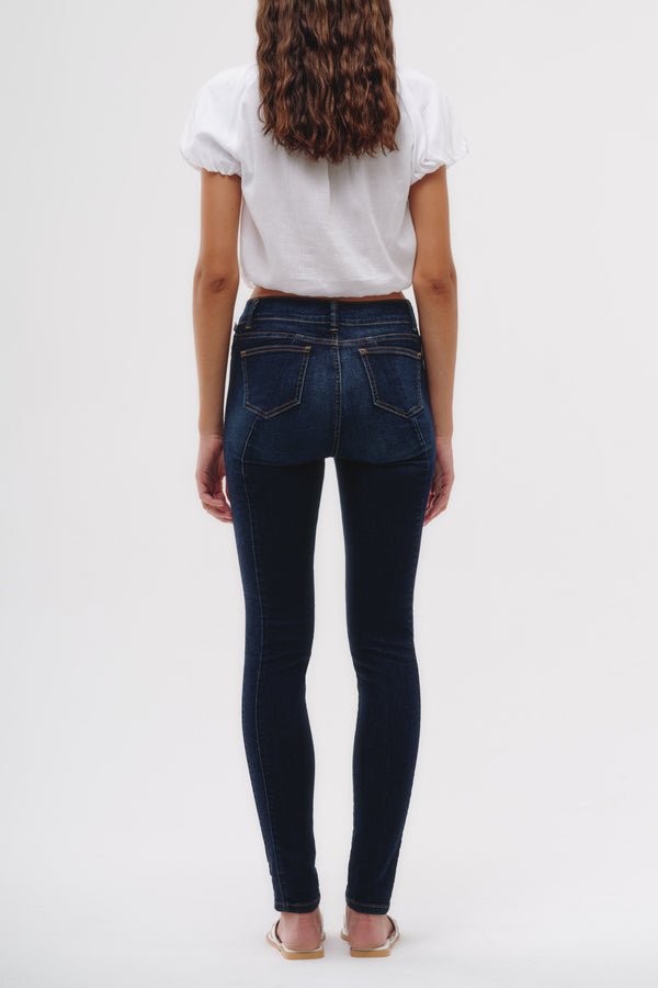 Skinny Jeans Tiro Medio - Azul Oscuro