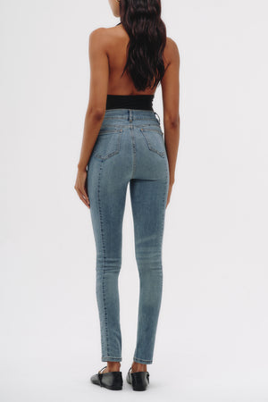 Skinny Jeans Tiro Medio - Azul Claro