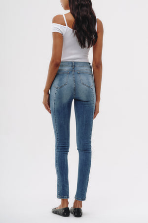Skinny Jeans Tiro Medio - Azul Cielo