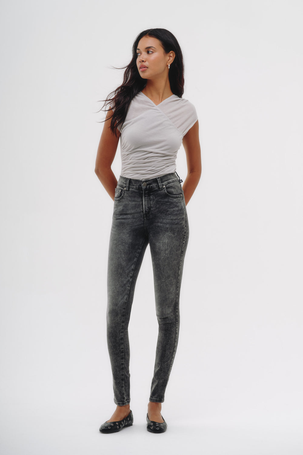 Skinny Jeans Tiro Medio - Gris Oscuro
